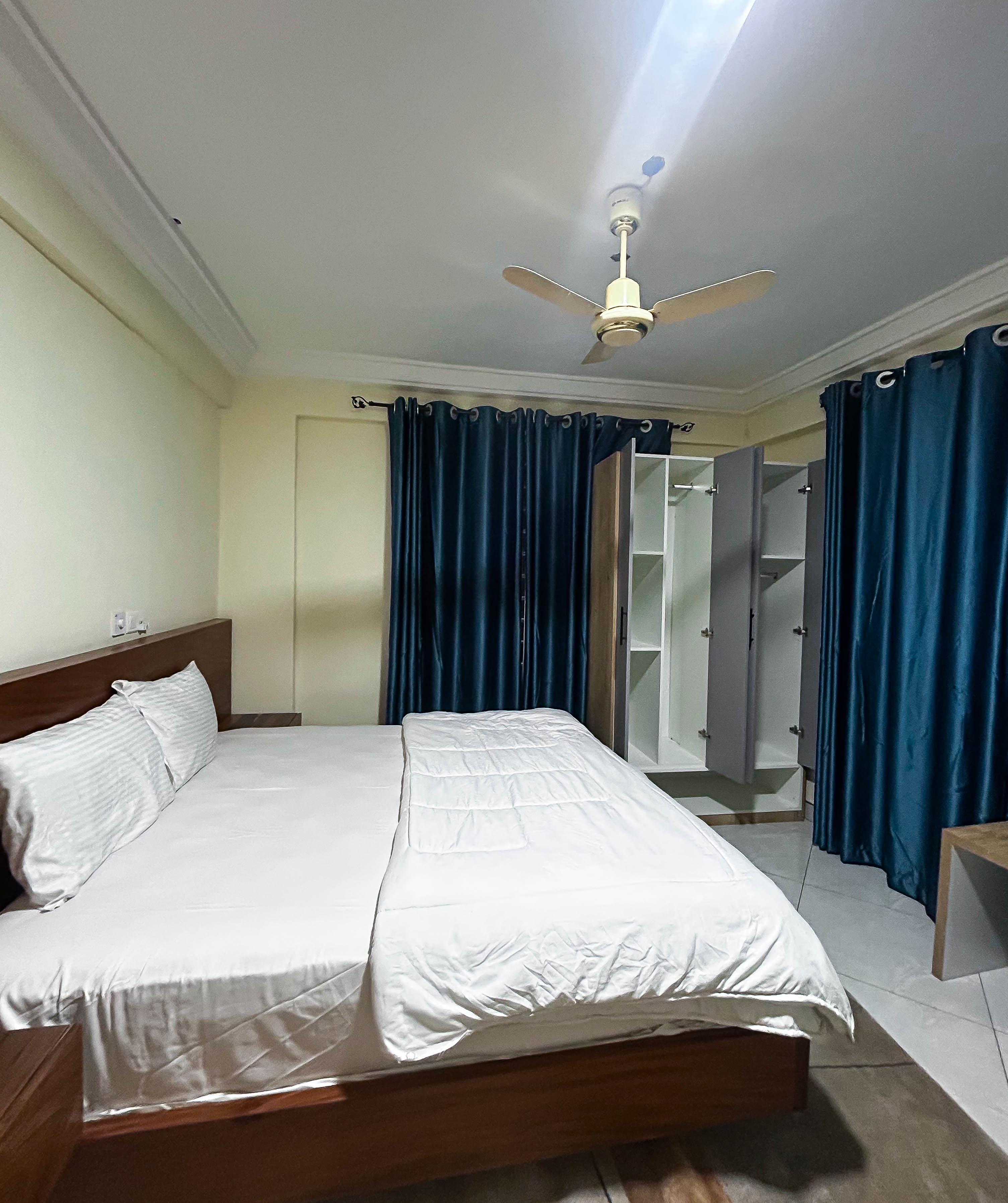 Erock Apartment Dining