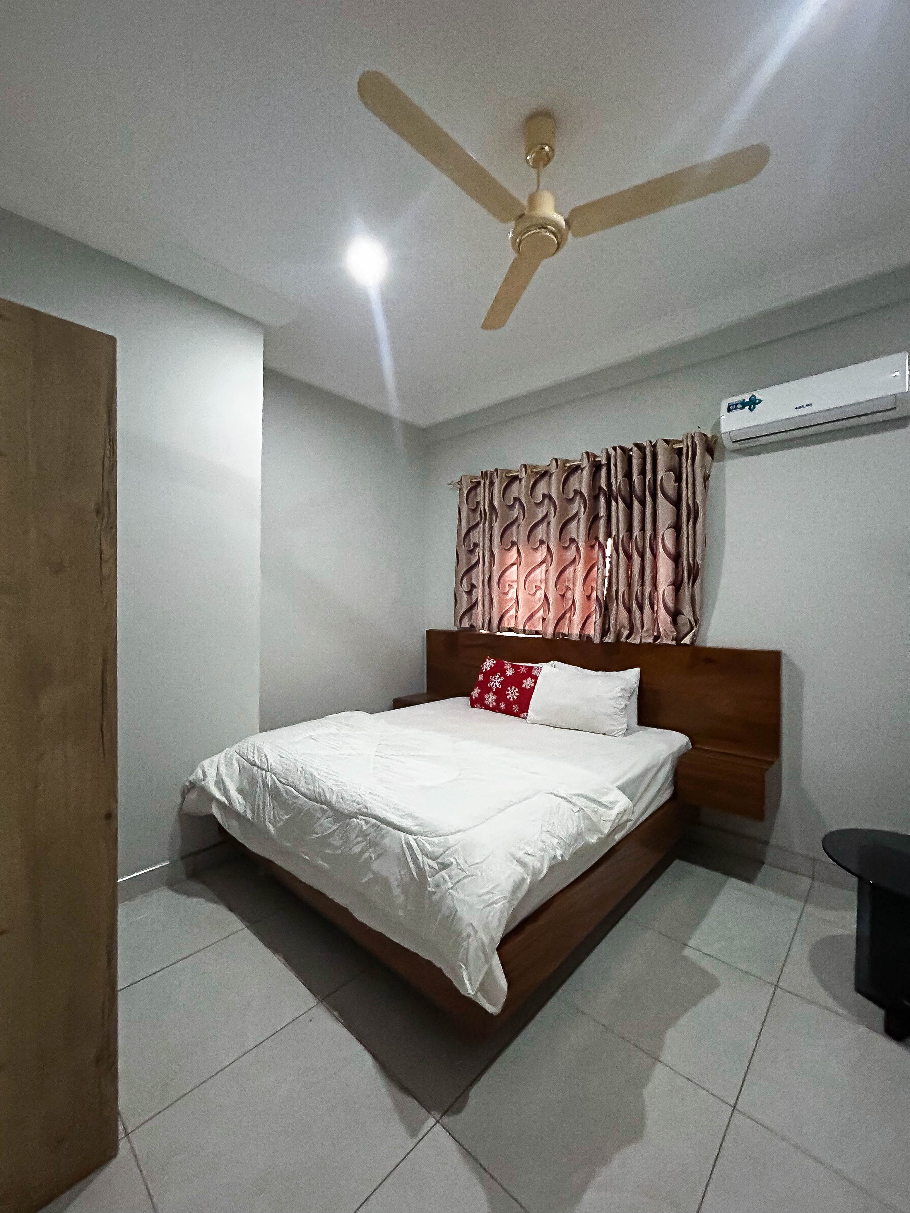 Erock Apartment Features