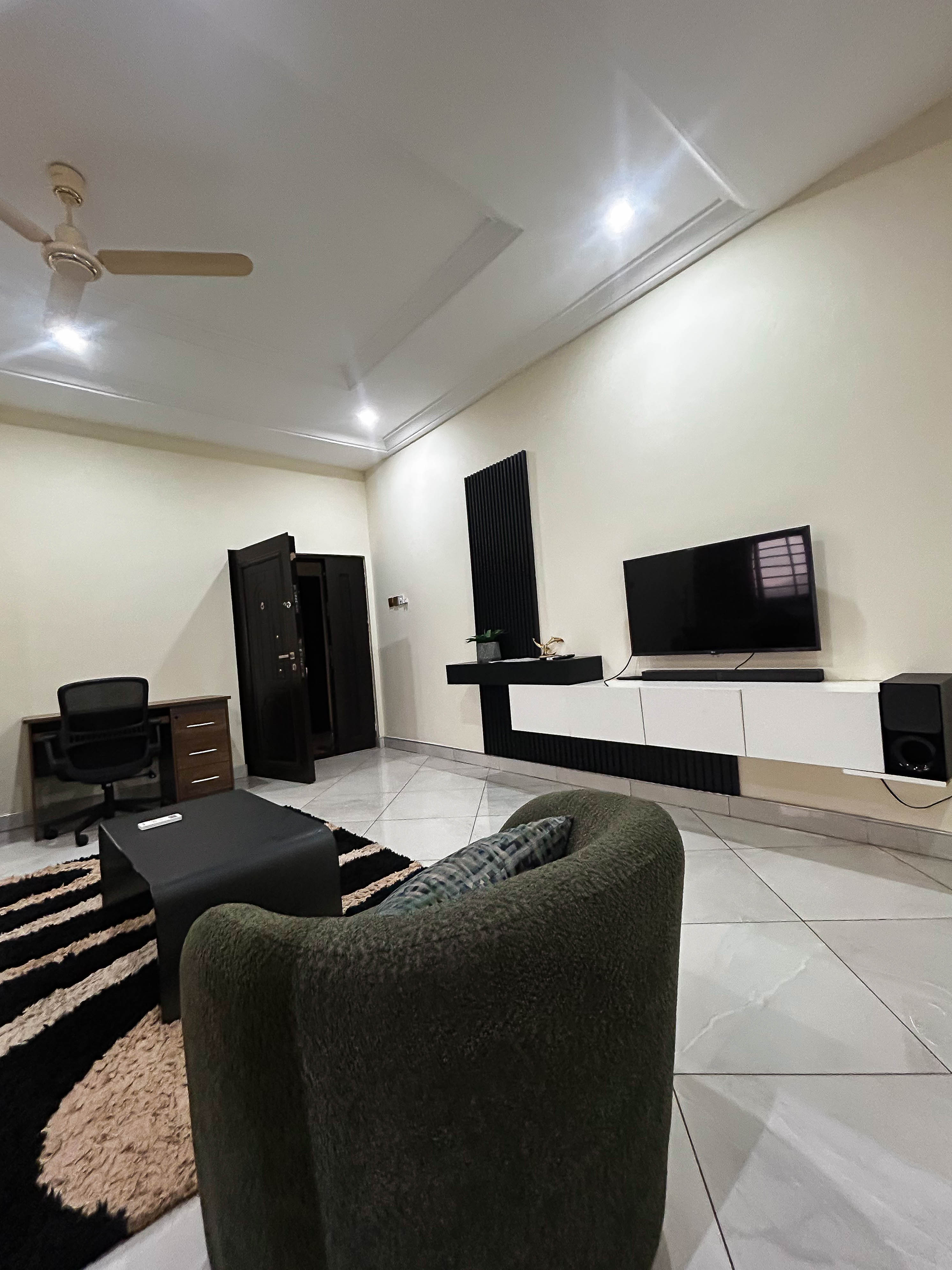 Erock Apartment Amenities